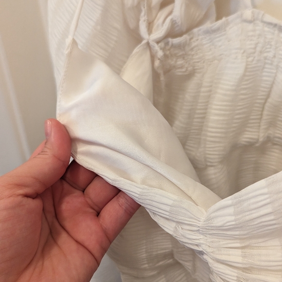 Eggie White Going Out Flowy Top Size XL - Picture 5 of 7